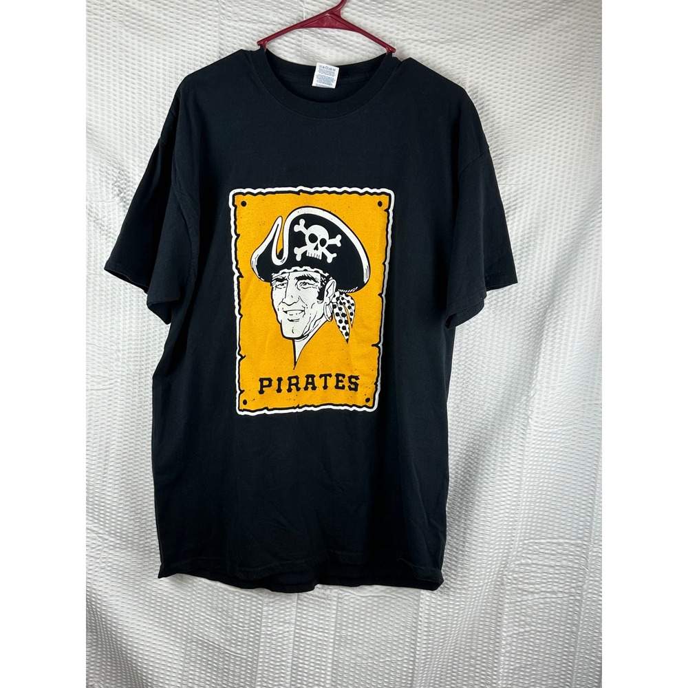 Black Gildan Pirates Pirate Hat Skull Graphic T‎ Shirt XL